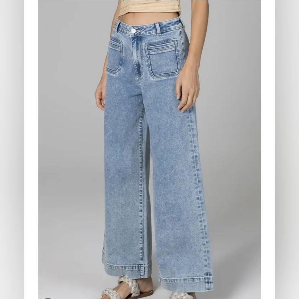 Stylish Light Blue Wide-Leg Jeans
